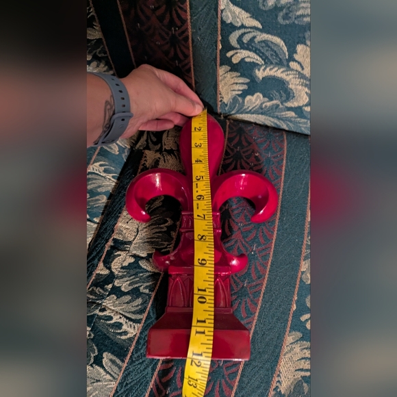 Red Fleur-de-Lis Decor - Picture 2 of 3